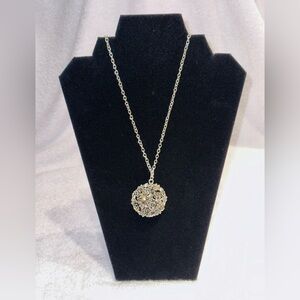 Vintage Inspired Silver Toned Floral Necklace.